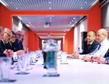 Budget li se jibqa’ jwieżen u jappoġja lill-ħaddiema