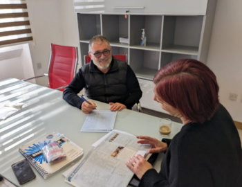 Korsijiet tal-Ingliż mill-Iskola Internazzjonali tal-Lingwi Unilang għal titjib fil-komunikazzjoni tal-ħaddiema