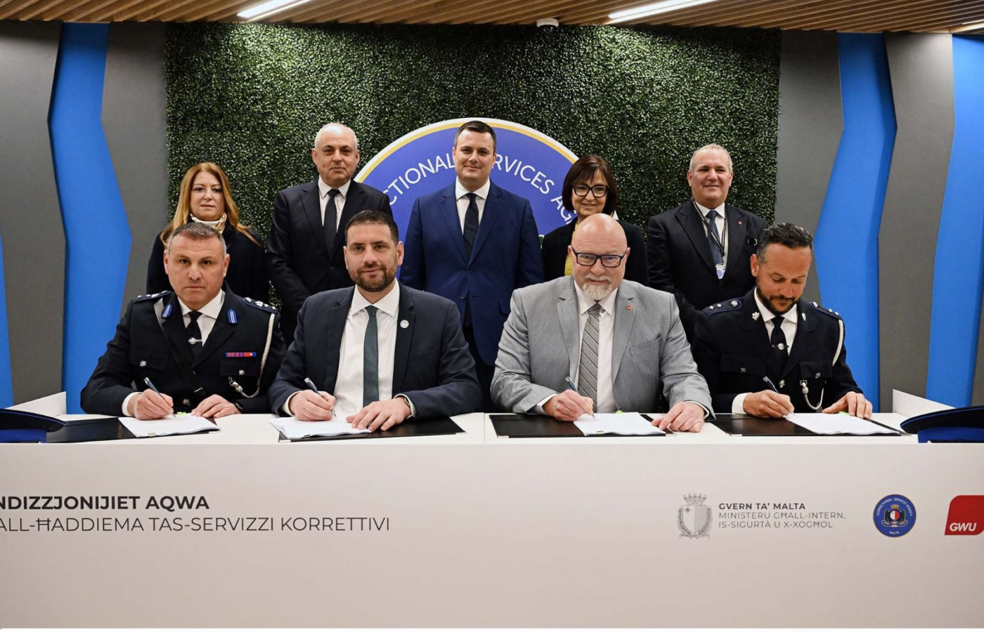 More than 400 correctional officers with an increase in salary of at least €5,000 per year