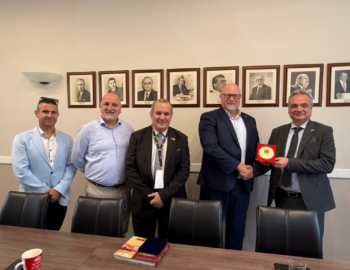 Delegazzjoni mill-Federazzjoni Griega għall-Armata u rappreżentant tal-EUROMIL iżuru l-GWU