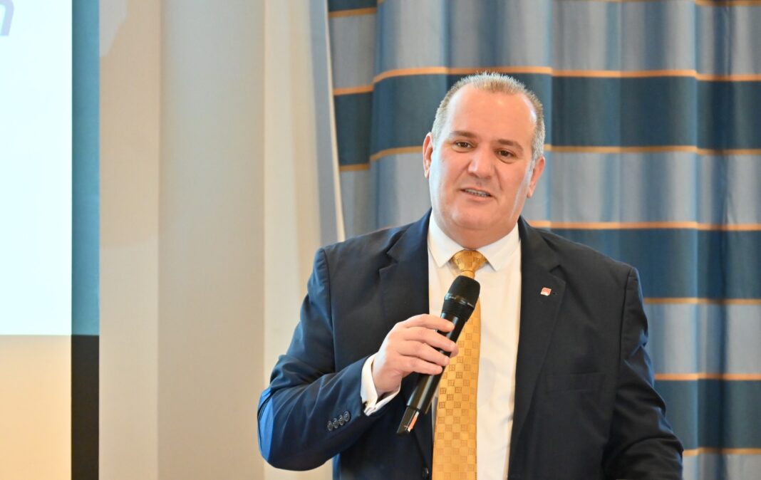 It-trejdunjins jagħtu vuċi lill-ħaddiema