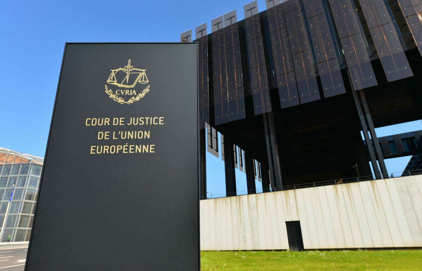 Il-kuntratti pubbliċi jistgħu jippremjaw kumpaniji li jirrispettaw in-negozjar kollettiv