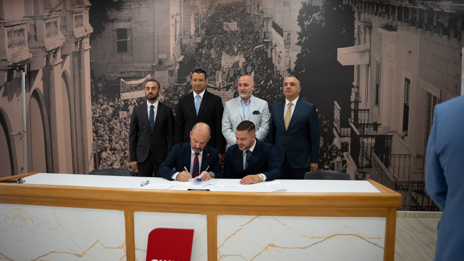 More Security, More Rights, More Dignity: GWU and MDFOA sign new Collective Agreements for food couriers