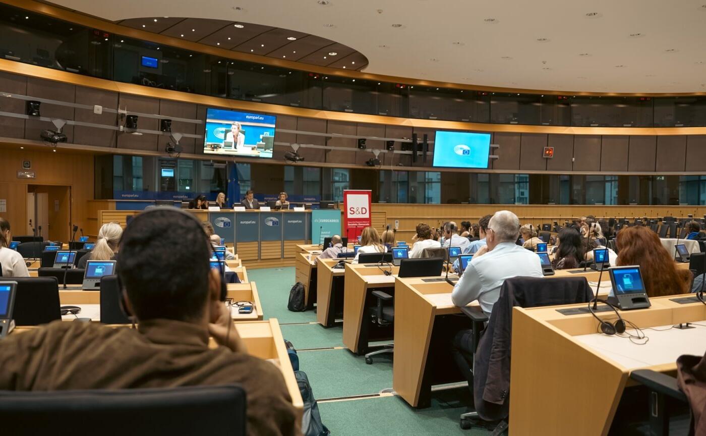 GWU participates in European Parliament workshop on psychosocial risks in the workplace